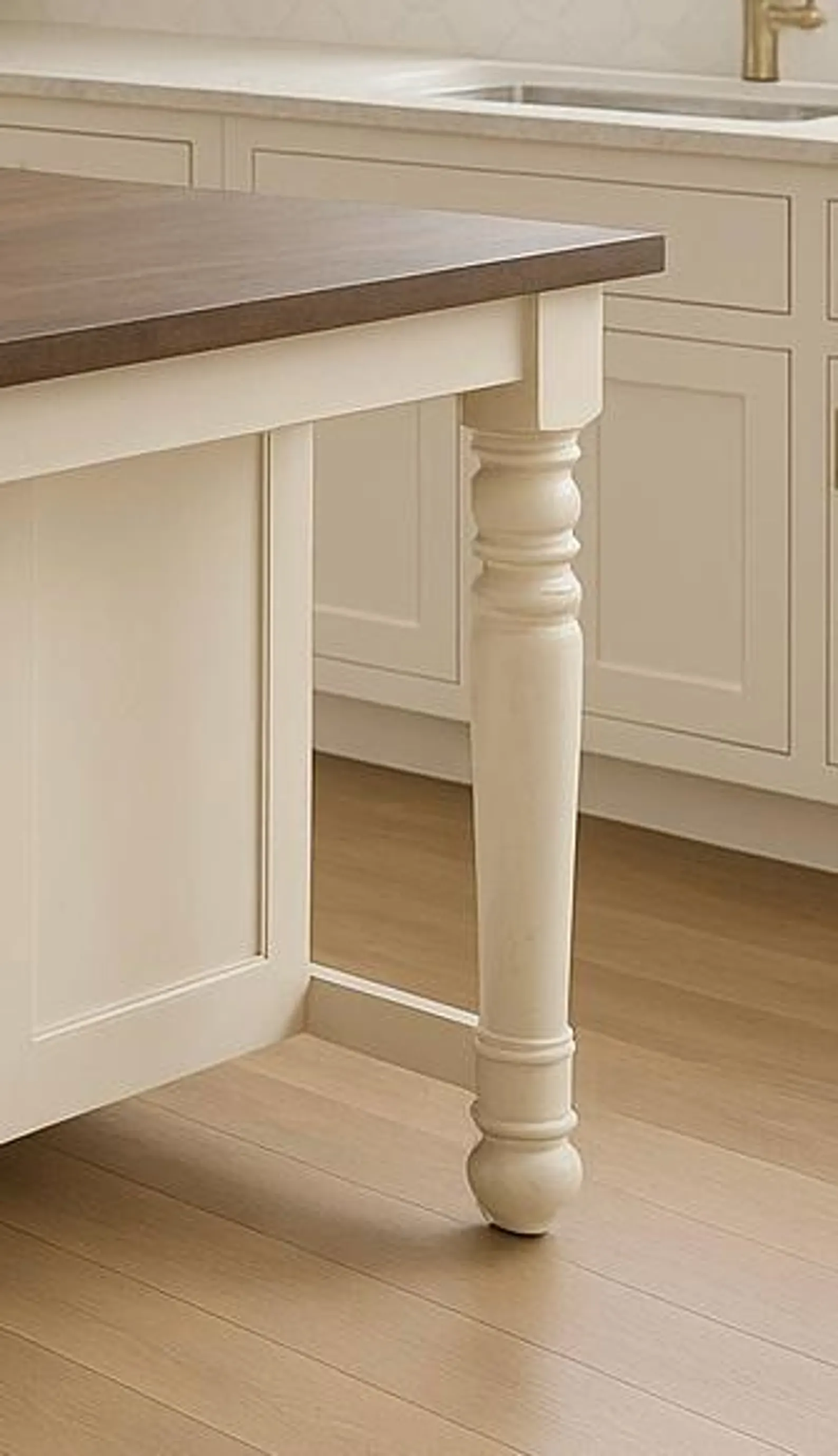 Modern Kitchen Design – Solid Wood Island with Stool Storage